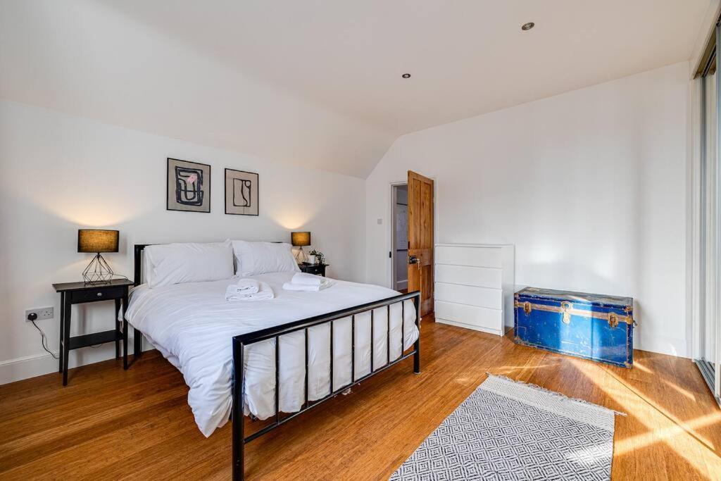 Luxury 2 Bed Apartment In The Heart Of Честер Экстерьер фото