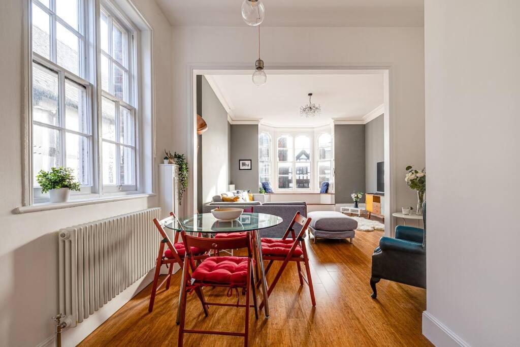 Luxury 2 Bed Apartment In The Heart Of Честер Экстерьер фото