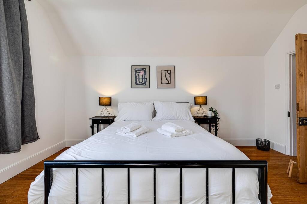 Luxury 2 Bed Apartment In The Heart Of Честер Экстерьер фото