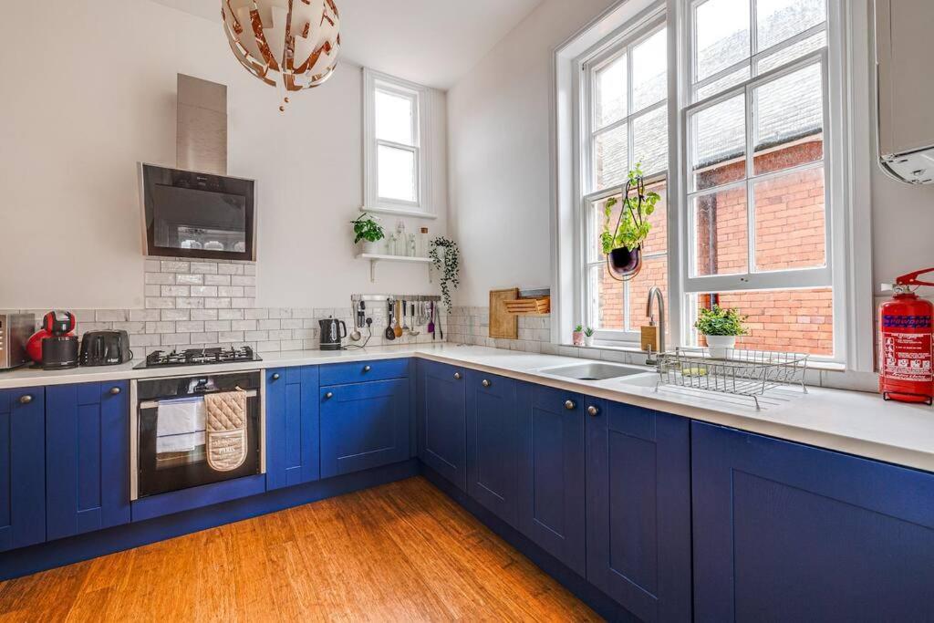 Luxury 2 Bed Apartment In The Heart Of Честер Экстерьер фото